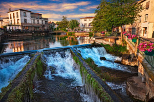 L'Isle-sur-la-Sorgue, Vaucluse,	Avignon, France: picturesque landscape at dawn of the town surrounded of the water canals